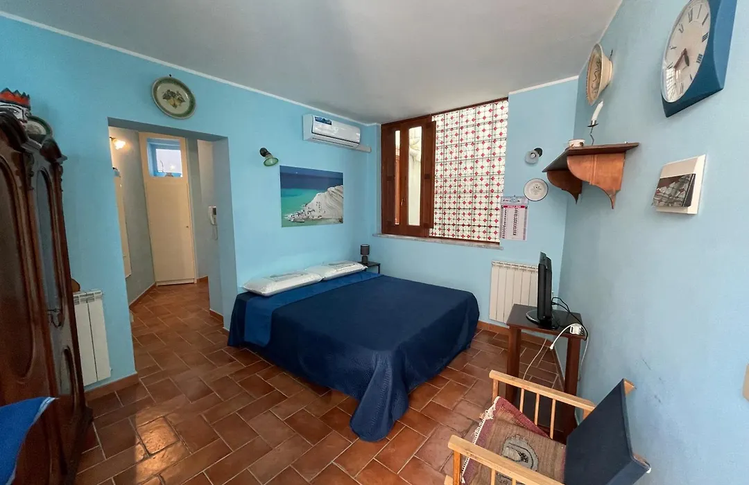 House Quattro Canti-1
