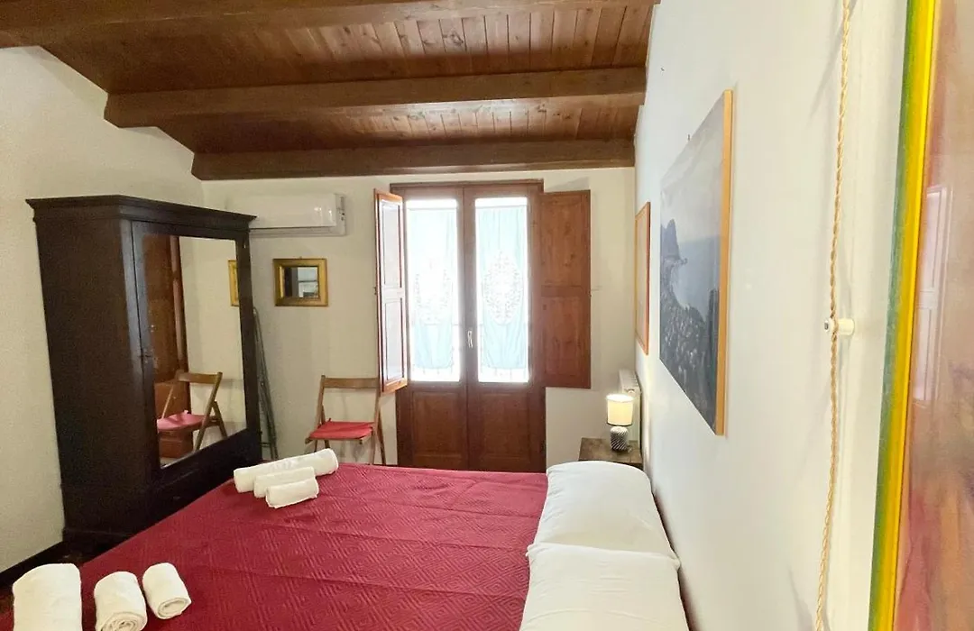 House Quattro Canti-1