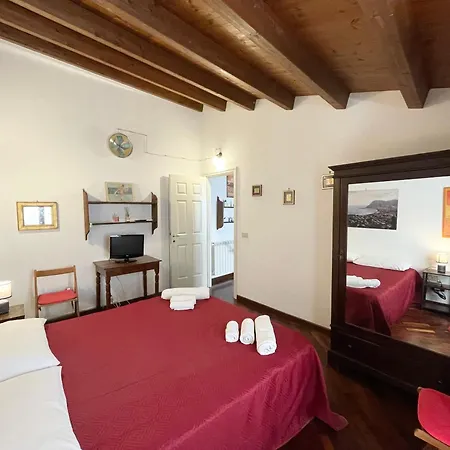 House Quattro Canti-2